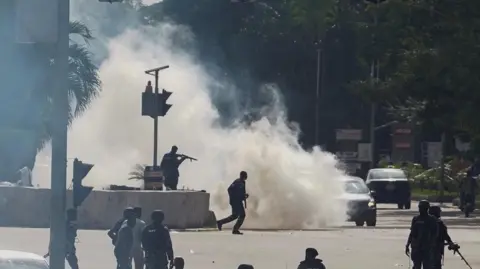 Tear Gas Used Against Protesters in Nigeria Over Separatist Leader's Detention
