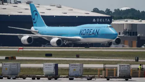 South Korean Workers Return After US Immigration Raid at Hyundai Plant
