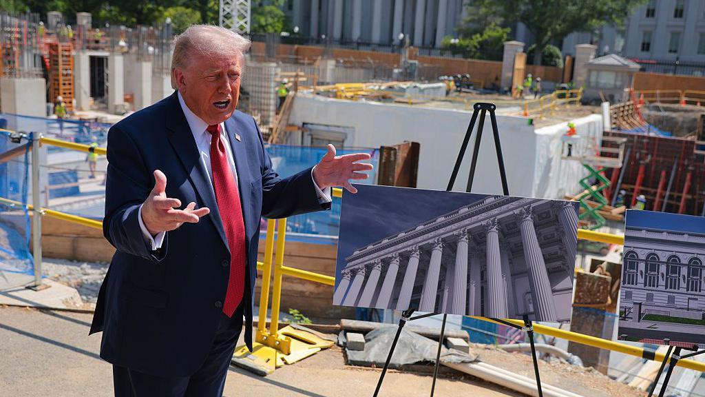 Trump Urges Supreme Court to Overrule Court‑Ordered Halt on White House Ballroom