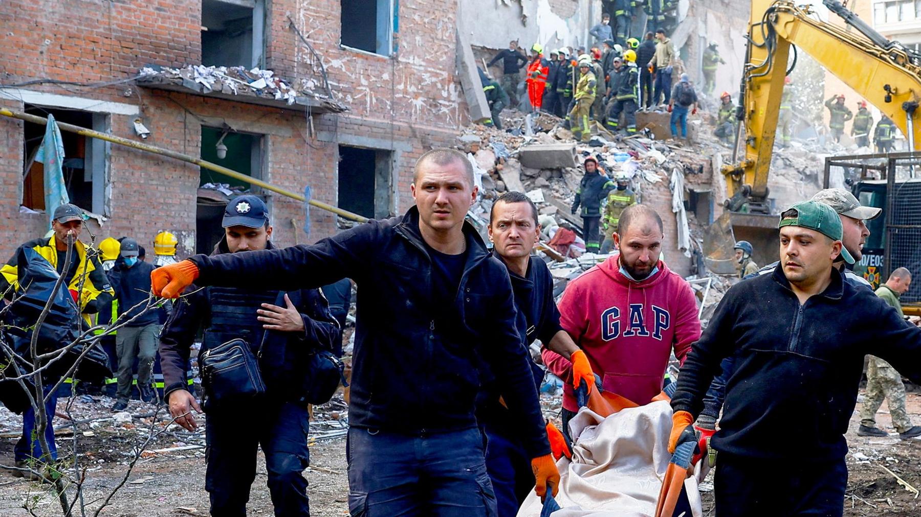 Russian Missile Strike Leaves 19 Dead, Including Five Children, in Ukrainian Apartment Block