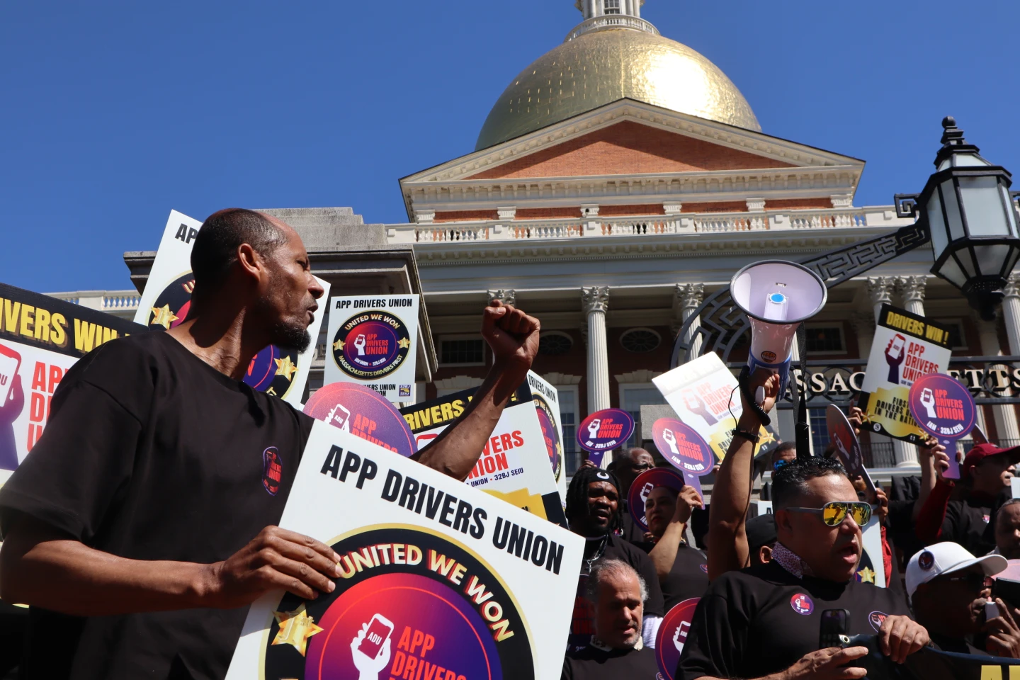 Massachusetts Uber and Lyft Drivers Form First Union in the Nation