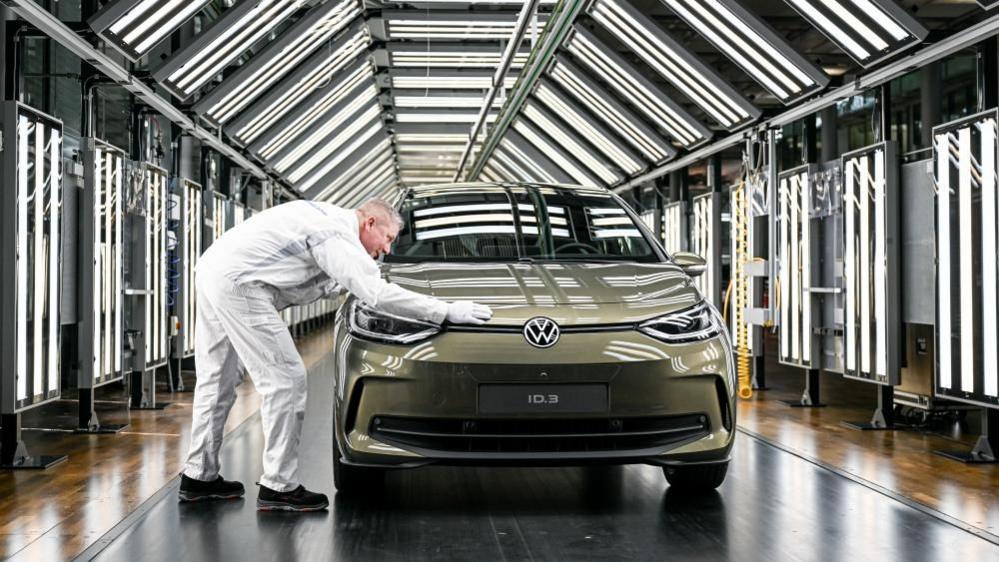 Volkswagen Takes Drastic 50,000‑Job Cut: Board Sanctions Next Restructuring Phase